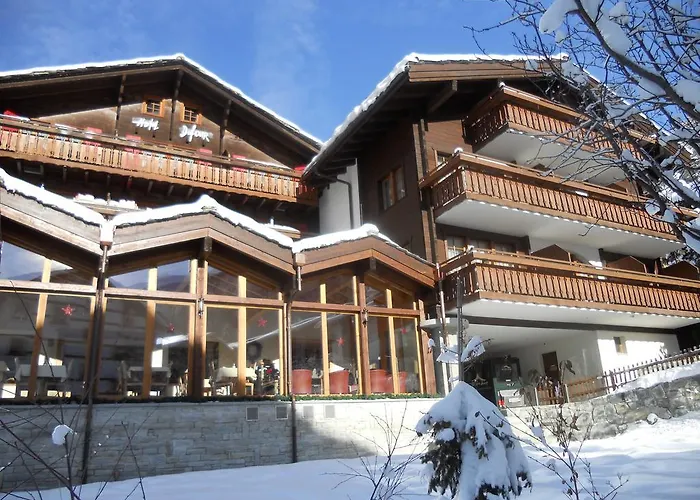 Dufour Alpin Superior Hotel 2*