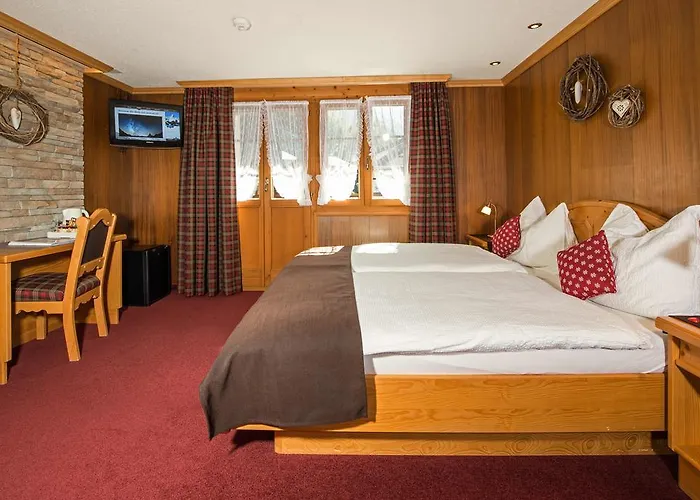 Dufour Alpin Superior Hotel 2*