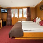 Dufour Alpin Superior - Adults Only מלון 2*